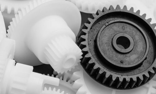 أحدث أخبار الشركة عن ما هي معالجة البلاستيك بمركز التحكم الآلي؟